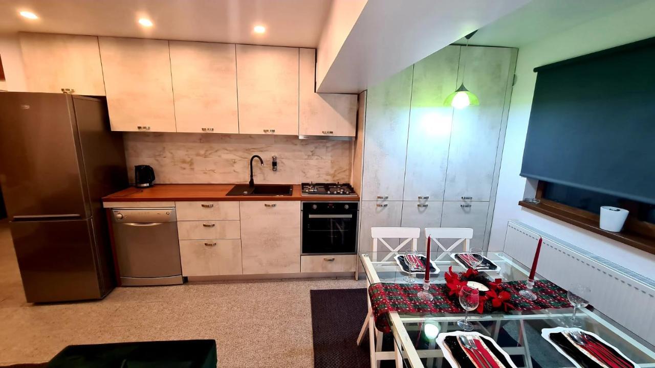 La Fluturi Apartament Appartamento Suceava Esterno foto