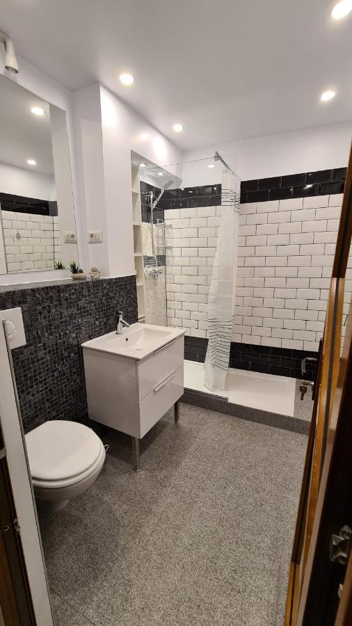 La Fluturi Apartament Appartamento Suceava Esterno foto