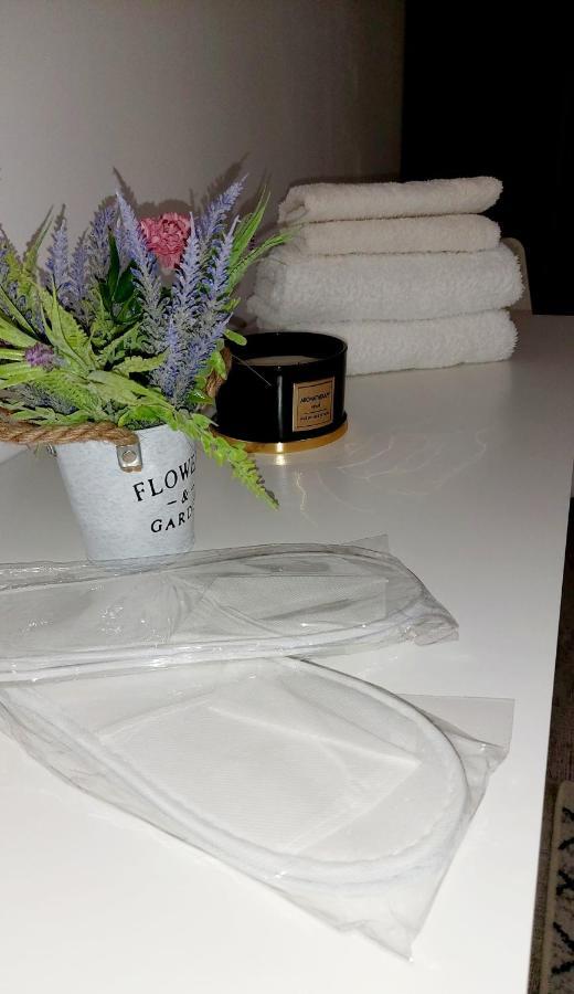 La Fluturi Apartament Appartamento Suceava Esterno foto