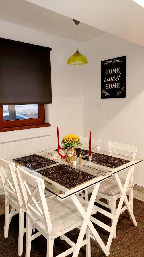 La Fluturi Apartament Appartamento Suceava Esterno foto
