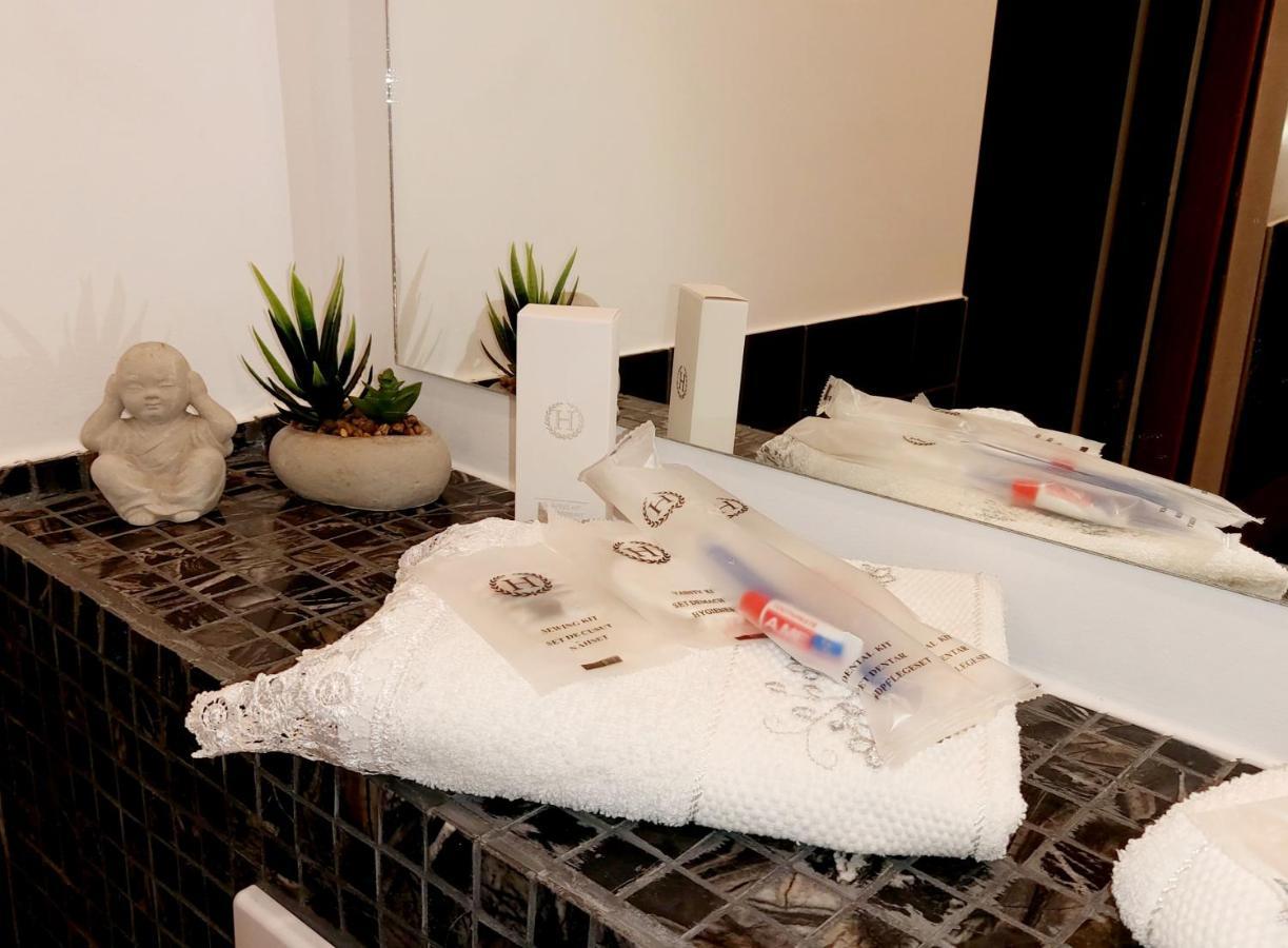 La Fluturi Apartament Appartamento Suceava Esterno foto