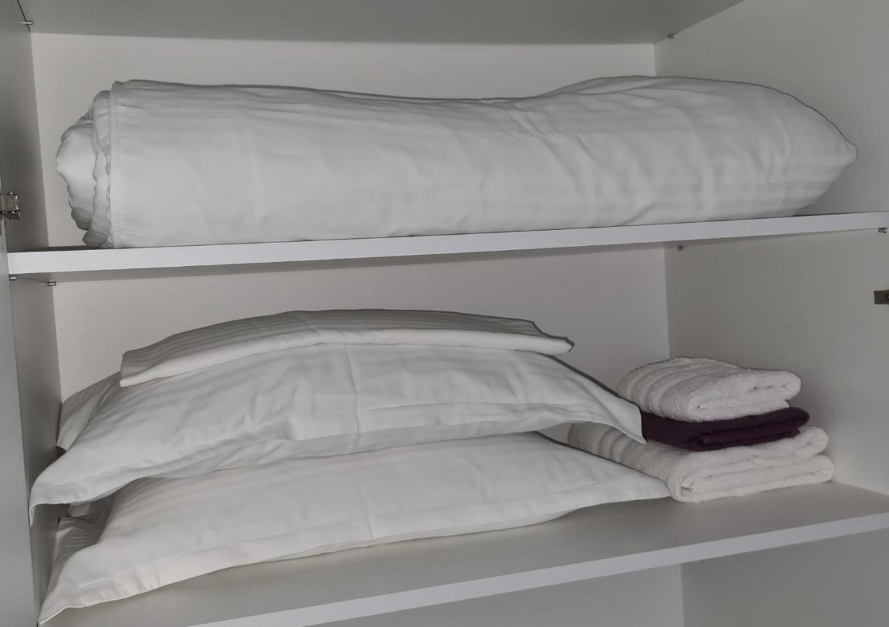La Fluturi Apartament Appartamento Suceava Esterno foto